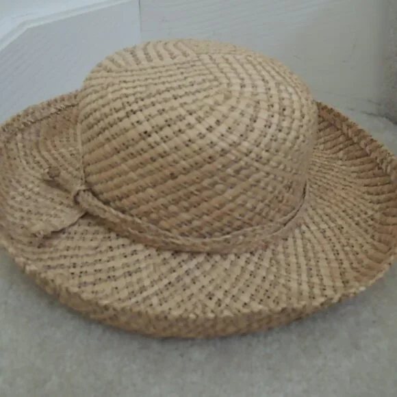 Ladies Sun Hat Liz Claiborne Woven Straw Hat Natural Tan Fiber w/Wide Brim NWOT - Picture 1 of 8